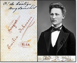 Foto: Emilia Johanson år 1879 Kisas första fotograf Foto: Emilia Johanson år 1879 Kisas första fotograf