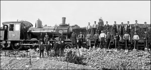 Järnvägsbyggare år okänt Järnvägen kom till Kisa 1902 Foto: Okänd Järnvägsbyggare år okänt Järnvägen kom till Kisa 1902 Foto: Okänd